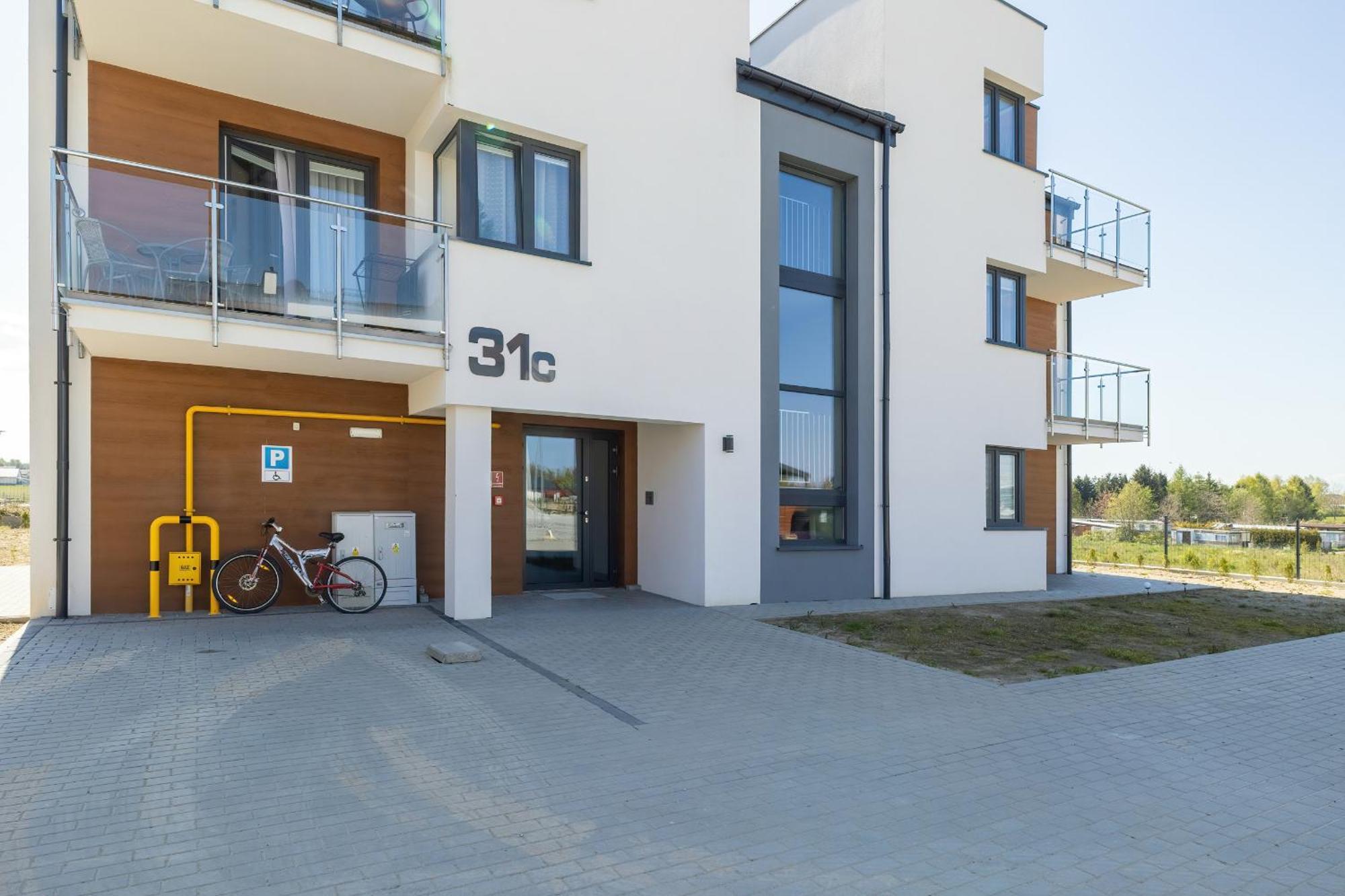 Nadmorski Apartament Z Parkingiem W Ustroniu Morskim By Noclegi Renters Устроне-Морске Экстерьер фото
